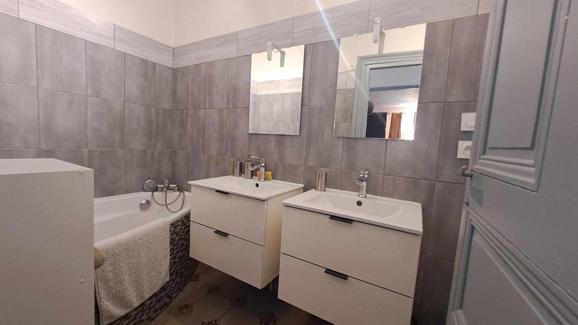 הוילה סן-ז'יל Pres Du Port -Lsm30Conciergerie- חדר תמונה